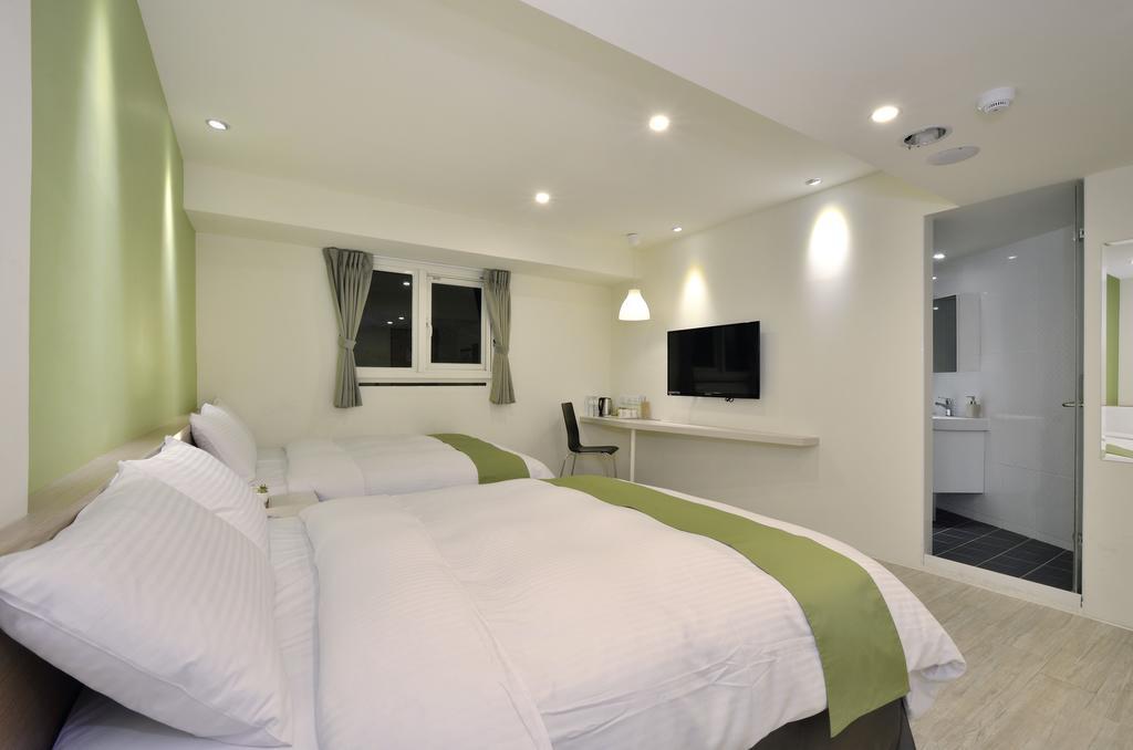 Deluxe Quadruple Room,812149173:JPEG